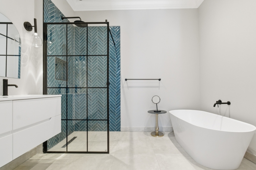 1 Bedroom Property for Sale in Sea Point Western Cape